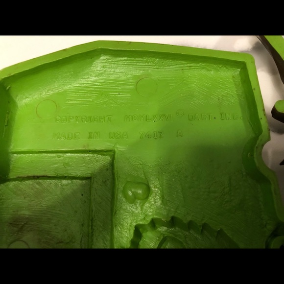 Dart Industries Kitschy VT Retro Plastic Molded Wine Jug & Fruit Wall Hanging - Picture 3 of 3